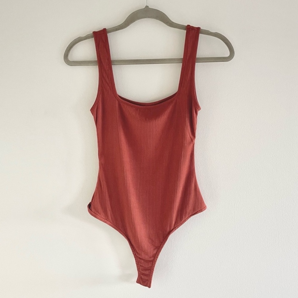 NWOT Lulu’s Ribbed Bodysuit
